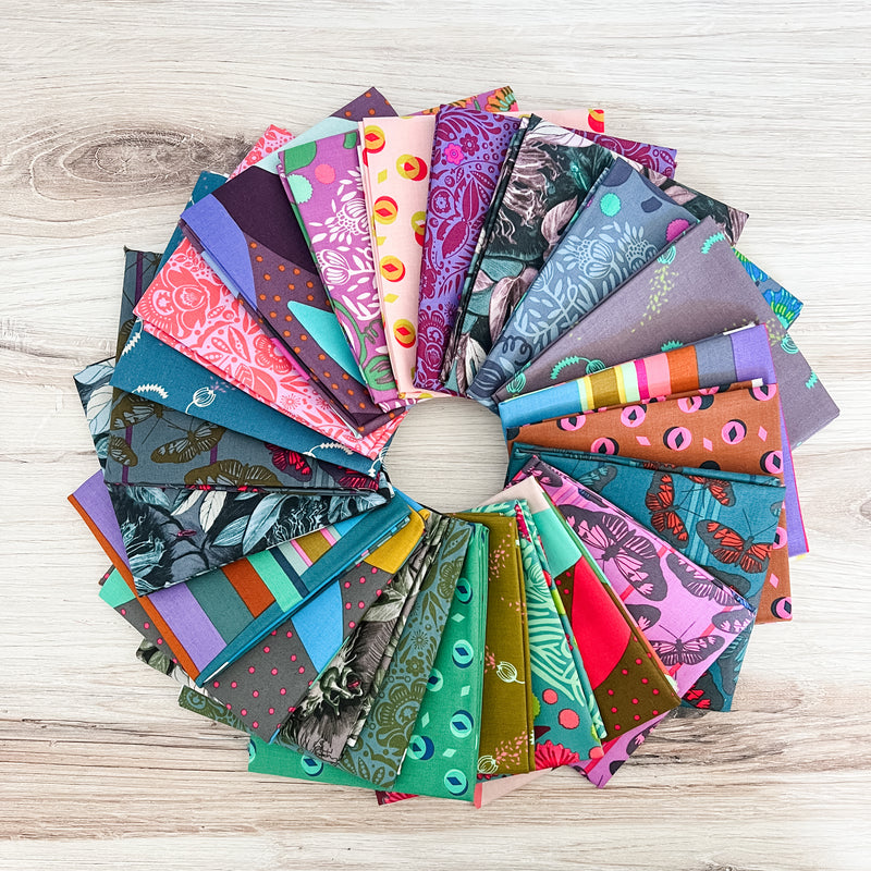 Roundabout Heirloom Quilt Kit by Sharon Holland with Art Gallery Fabrics